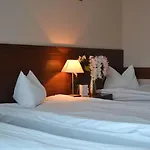Phoenicia Express 4*