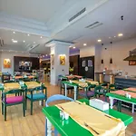 费尼基快捷酒店 4* 布加勒斯特