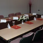 费尼基快捷酒店