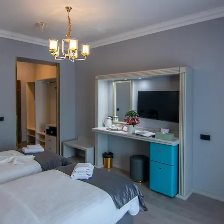 Phoenicia Express 4*