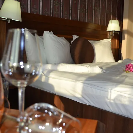 Hotel Phoenicia Express