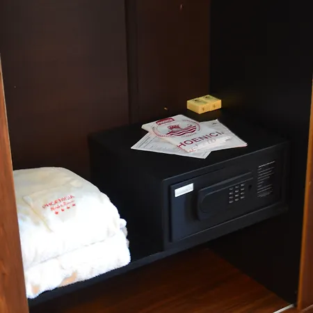 Phoenicia Express 4*