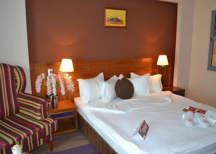 Hotel Phoenicia Express