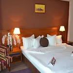 Hotel Phoenicia Express