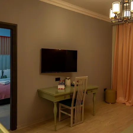 Phoenicia Express 4*