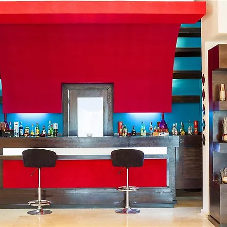 Phoenicia Express 4*