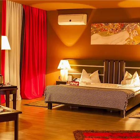 Hotel Phoenicia Express 4*