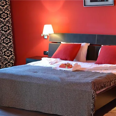 Phoenicia Express 4*