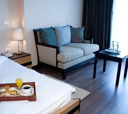 Phoenicia Express 4*