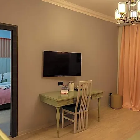 Phoenicia Express 4*