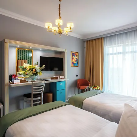 Phoenicia Express Hotel 4*