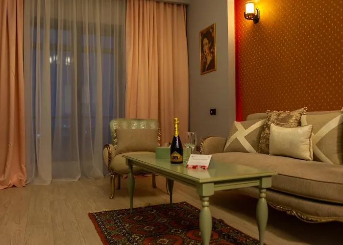 Phoenicia Express Отель
