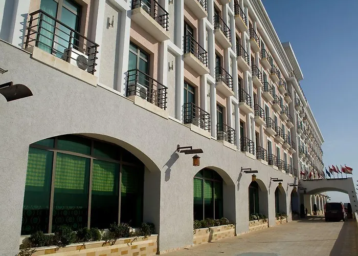 Отель Phoenicia Express 4*