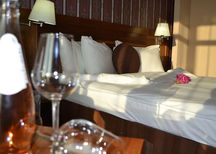 Отель Phoenicia Express