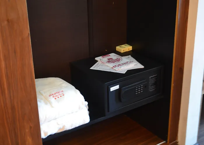 Phoenicia Express 4*