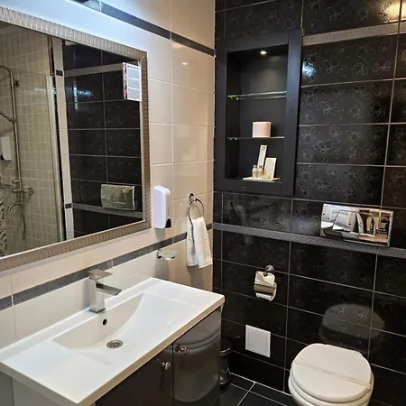 Phoenicia Express Szálloda