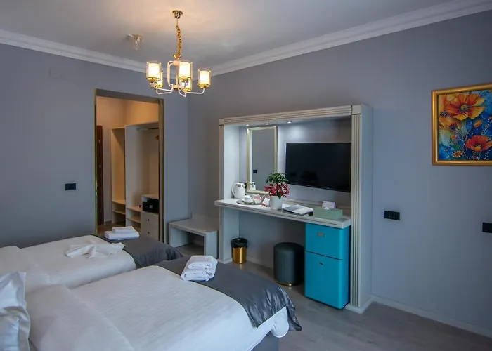 Phoenicia Express 4*