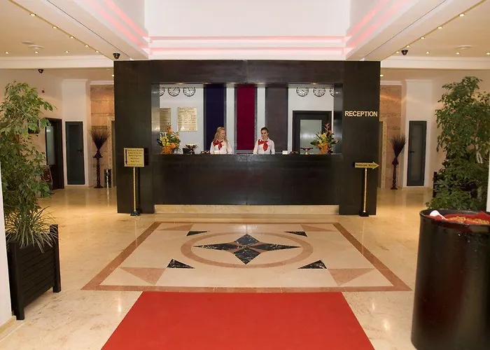 Phoenicia Express Hotel 4*